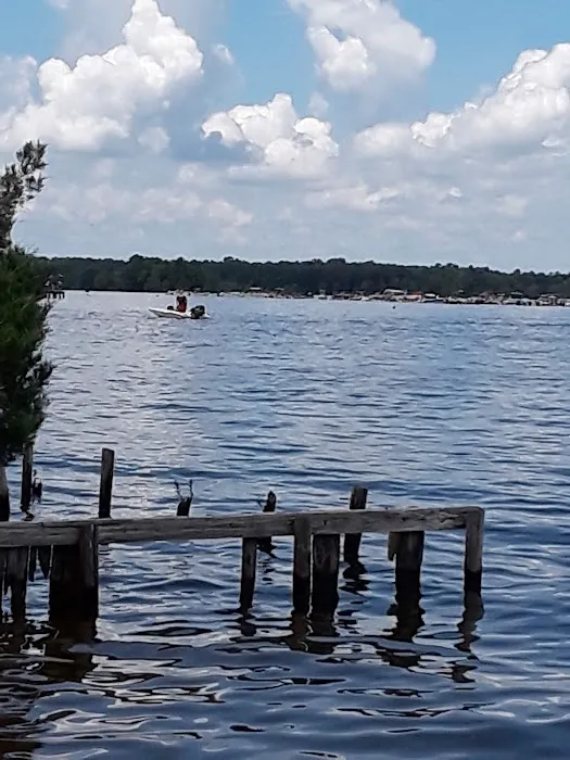 Rocks Pond campground & marina Picture 13