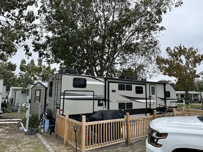 Rocks Pond campground & marina Picture 18