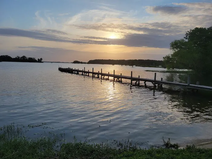 Mac's Camp Landing Picture 3