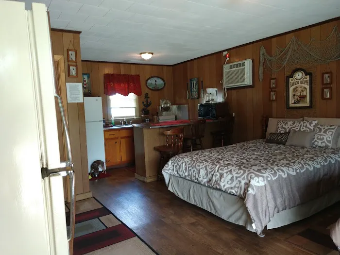 Mac's Camp Landing Picture 2