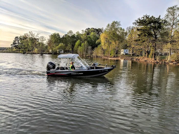 Mac's Camp Landing Picture 5