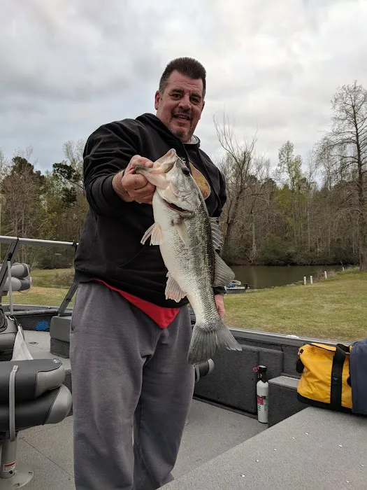 Mac's Camp Landing Picture 7