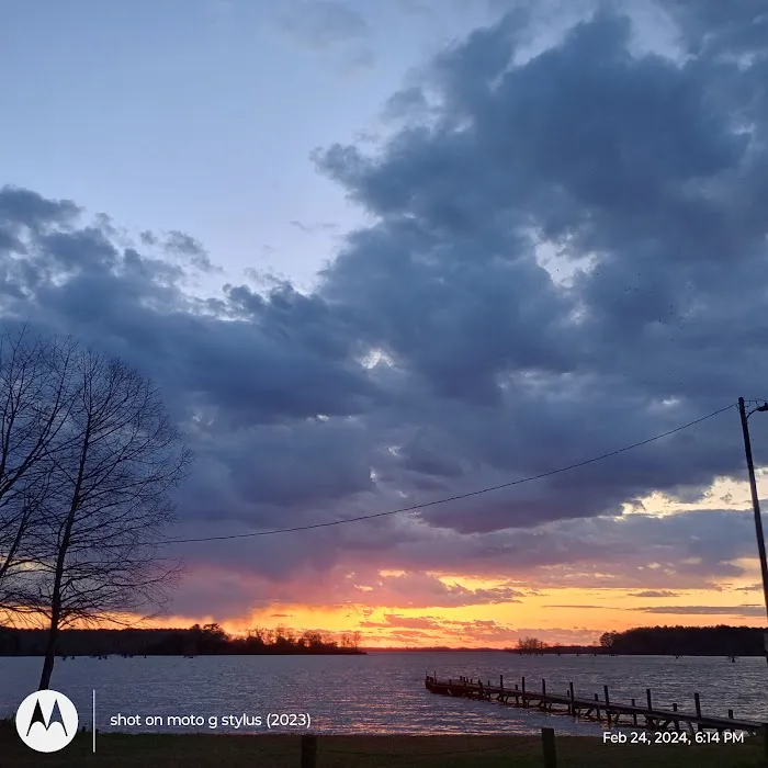 Mac's Camp Landing Picture 10