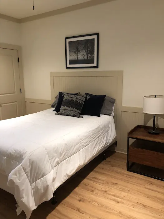 Cabins, #4-16 Picture 1