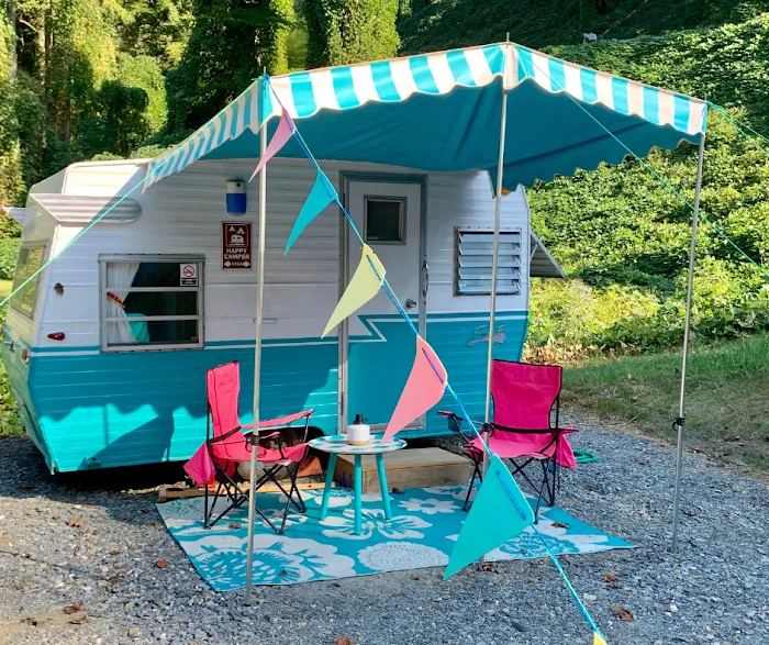 Gorgeous Stays (Camping, Tiny Homes, & Unique Stays) Picture 10