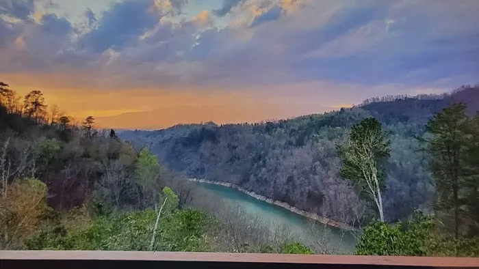 Great Smoky Mountain park and lake view retreat Picture 1