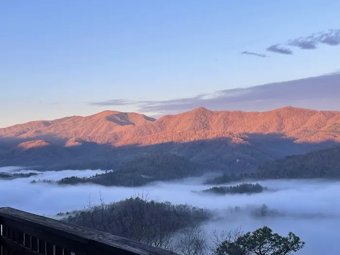 Great Smoky Mountain park and lake view retreat Picture 2