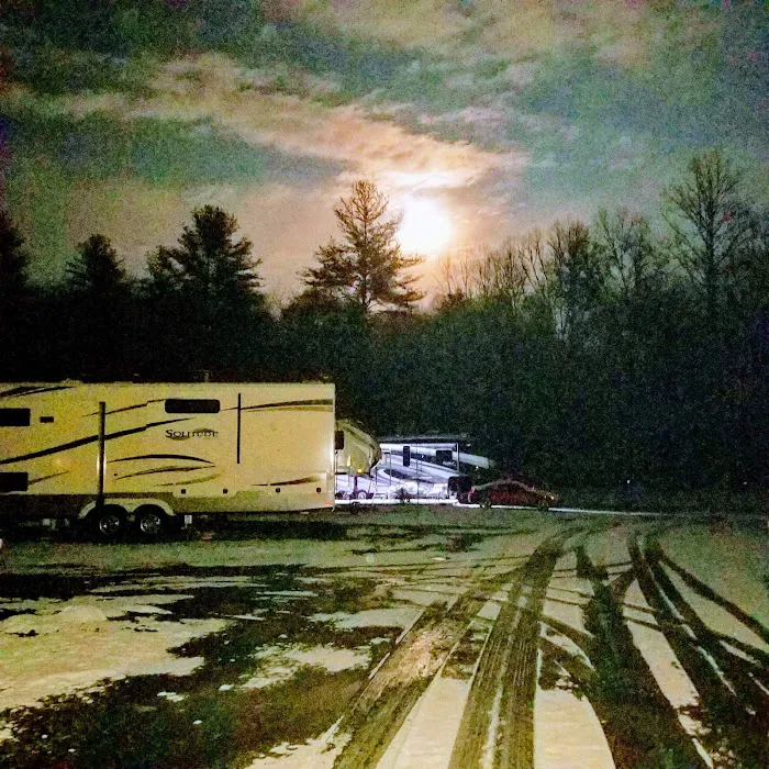 Big Bear's RV Park Picture 4