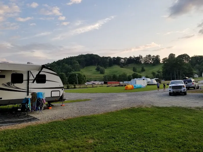 Big Bear's RV Park Picture 8