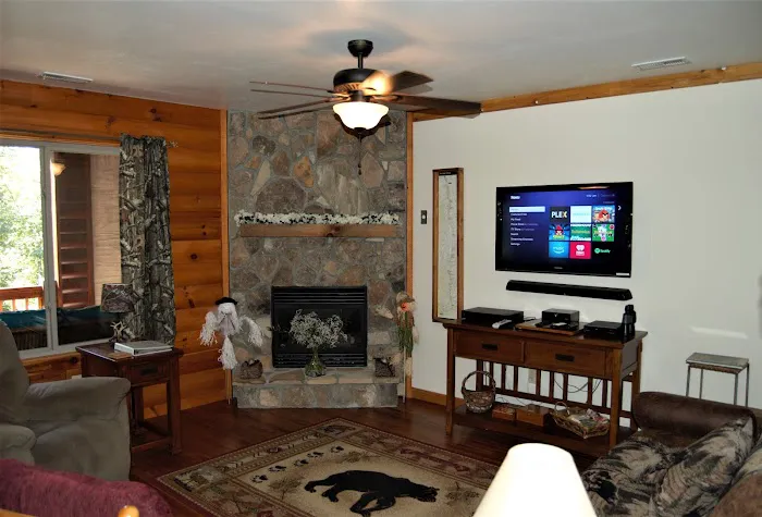 Hummingbird Loft Picture 4