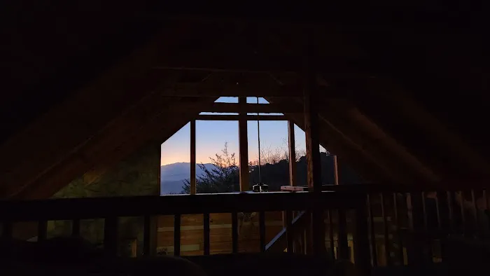 Stairway to Heaven (Hearthside Cabin Rentals) Picture 4