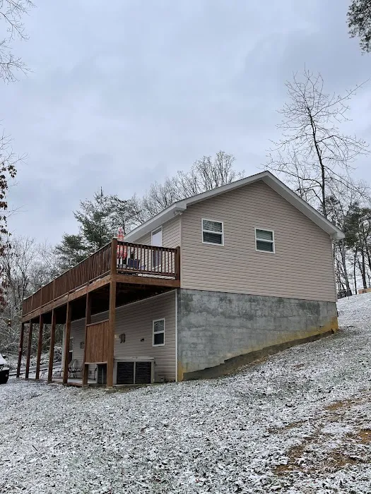 Bearfoot Bungalow Picture 3