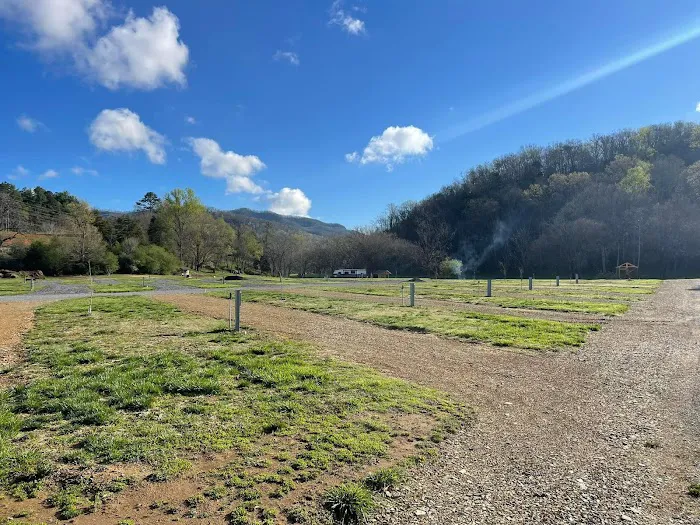 Smoky Waters Campground Picture 3