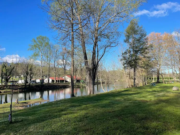 Smoky Waters Campground Picture 6