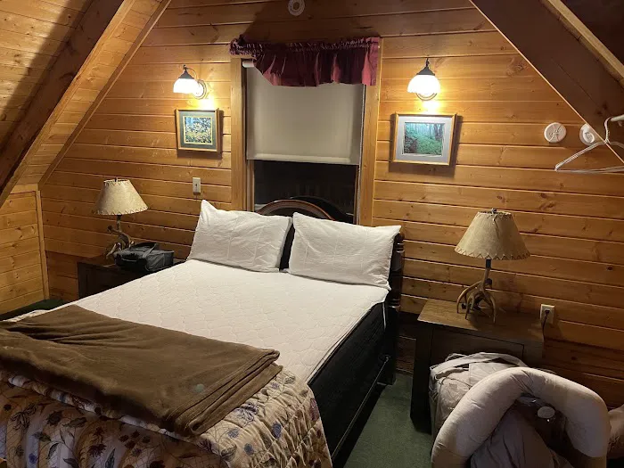 Brently honeymoon Cabins Picture 2