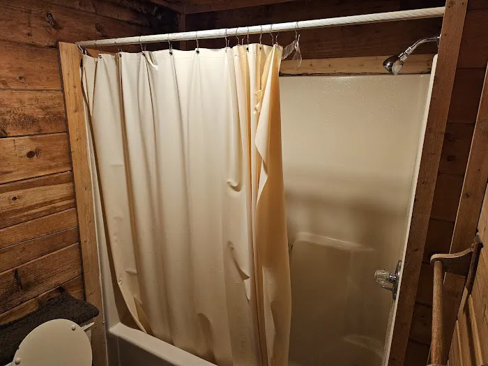 Brently honeymoon Cabins Picture 1