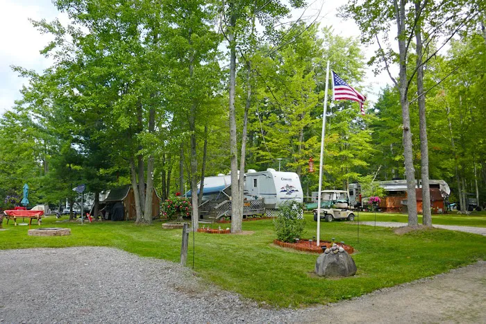 Warblers Cove Campground & RV Resorts Picture 8