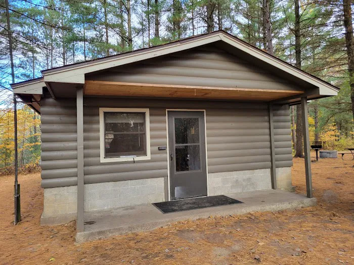 Devoe Lake Cabin Picture 3