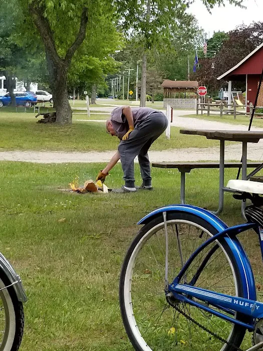 Houghton Lake Travel Park Picture 4