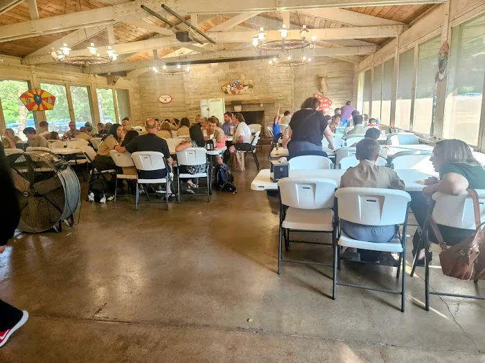 Dining hall Picture 1