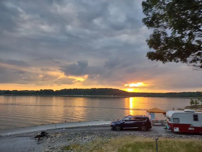 Bailey's Point Campground Picture 3