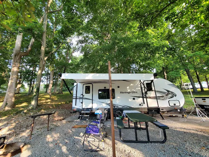 Bailey's Point Campground Picture 2