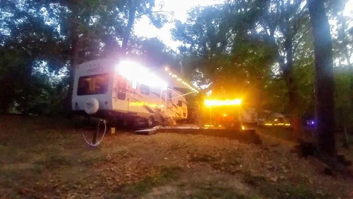 Bailey's Point Campground Picture 9