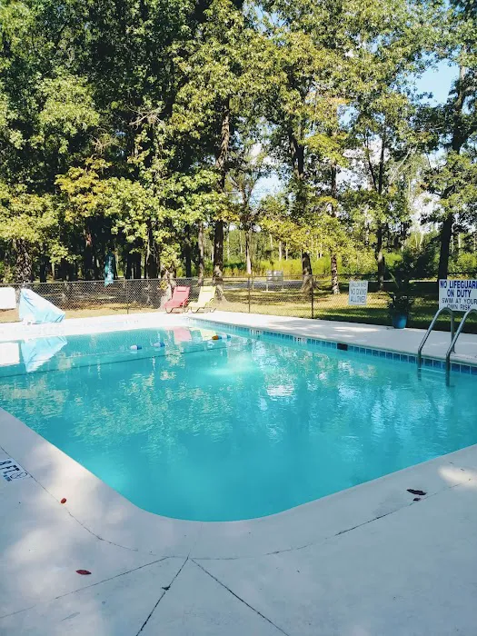 Thousand Trails Oaks at Point South Picture 3