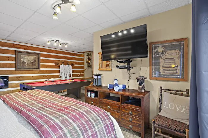 Sweet Retreat Cabin Picture 2