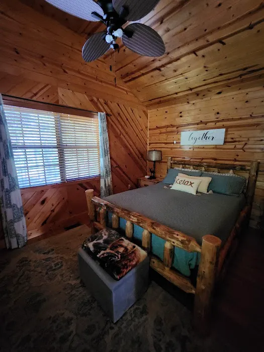 Cozy Hiawassee Cabin with Firepit Picture 4