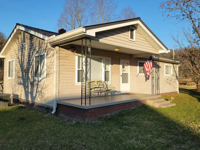 Mountain Riders Riverfront Camping Picture 2
