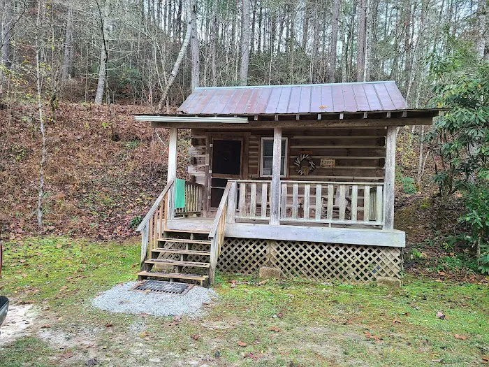 Tumbling Waters Campground and Trout Pond Picture 2