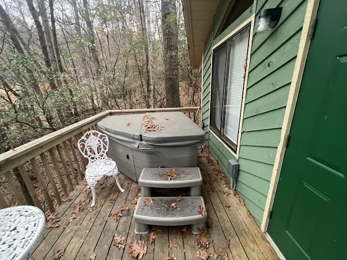 Azalea Pines Bungalow Picture 7