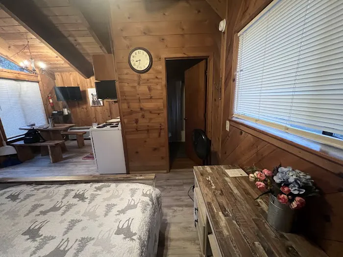 Azalea Pines Bungalow Picture 6