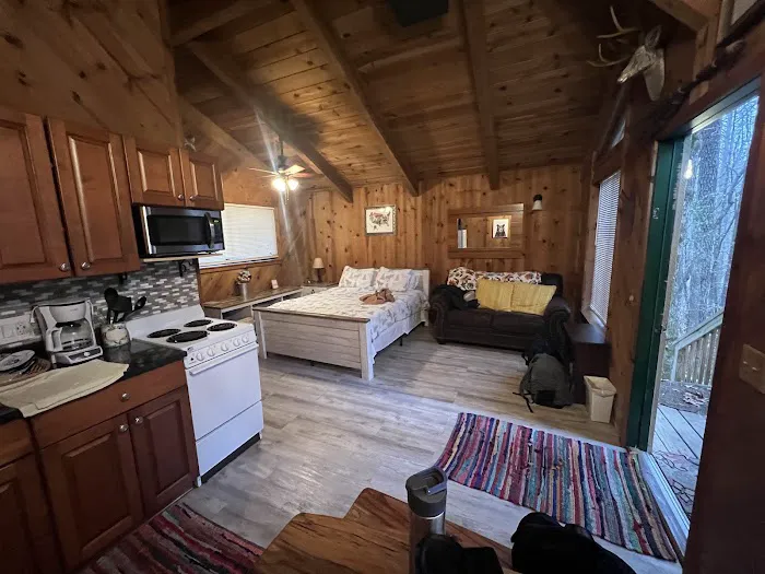 Azalea Pines Bungalow Picture 4