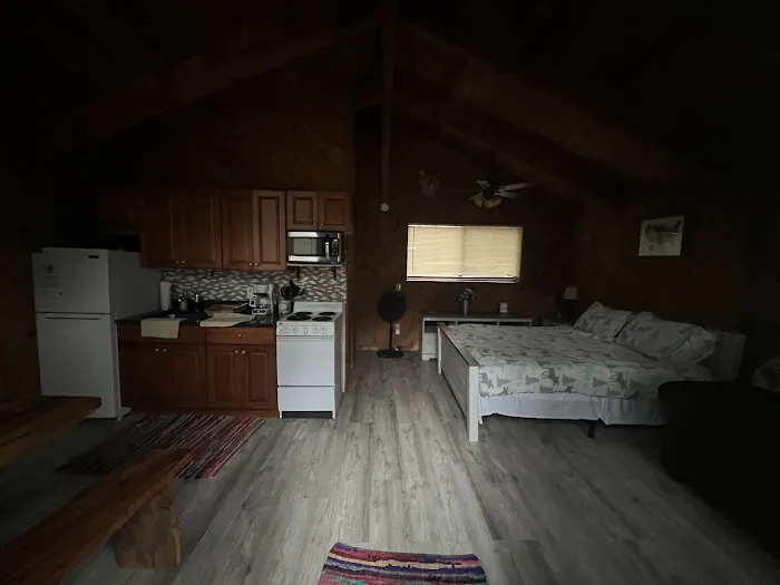 Azalea Pines Bungalow Picture 1