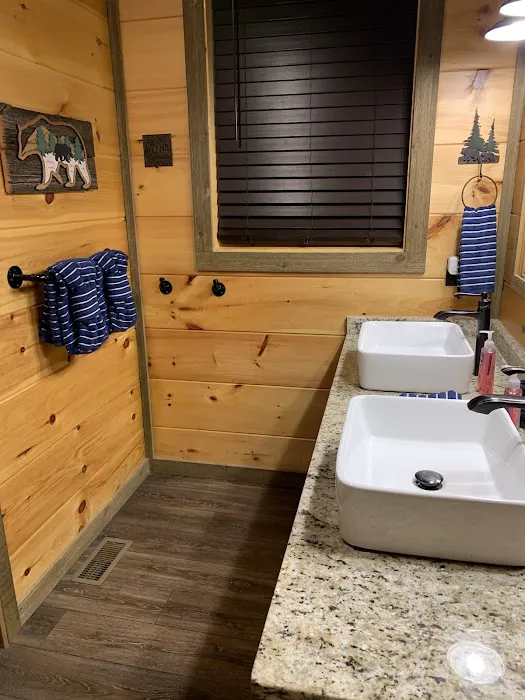 Sully's Big Bear Lodge Picture 1