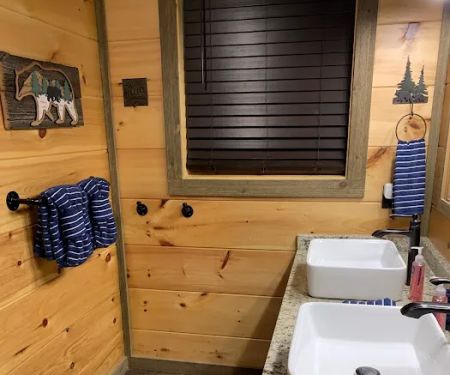 Sully's Big Bear Lodge