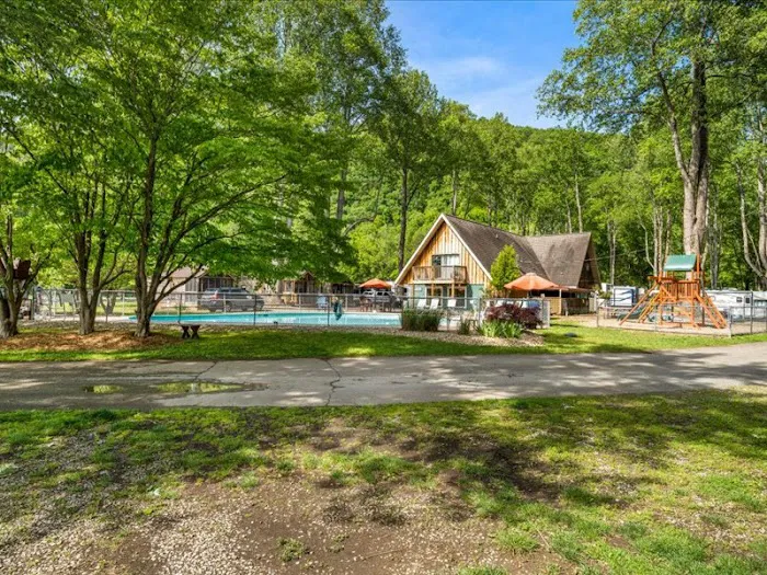 Mountaineer Campground Picture 6