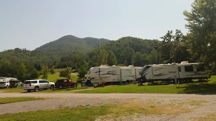 Smoker Holler RV Resort Picture 9