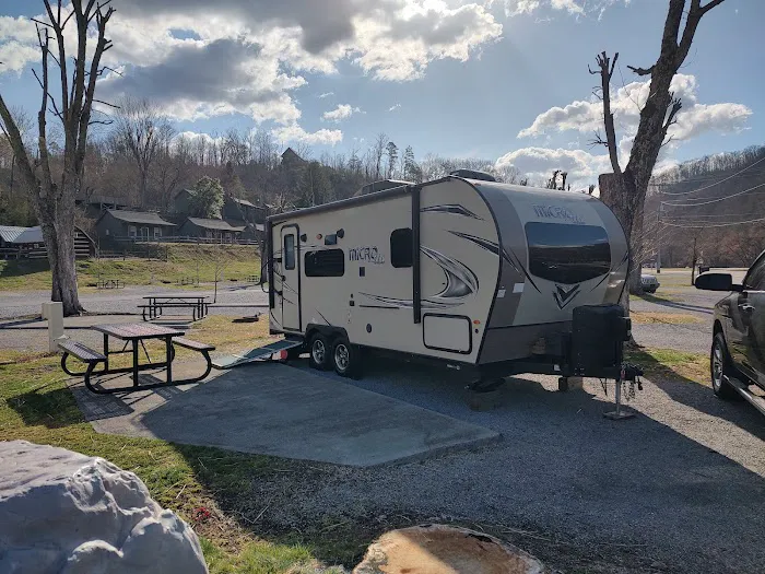 Rivers Edge Campground Picture 3