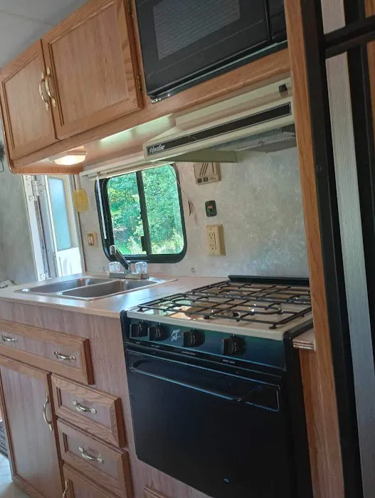 Ray's UpNorth Hideaway campground Picture 8