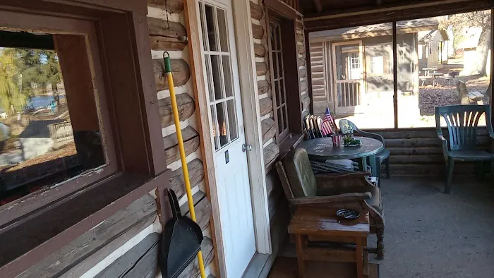 Bell's Bay Cabins Picture 9