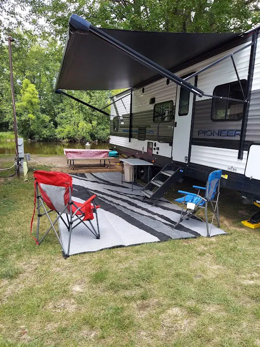 Henry's Landing Campground & Canoe Rental Picture 1