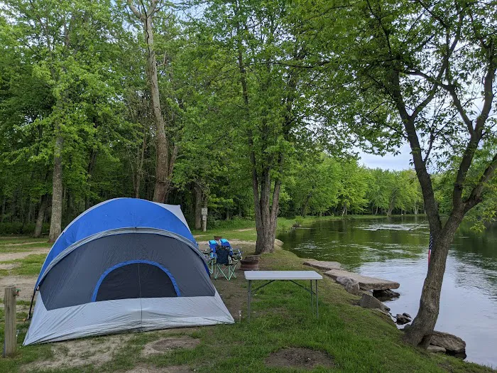 Henry's Landing Campground & Canoe Rental Picture 7