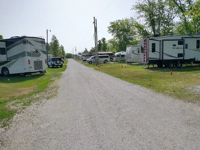 D & W Lake Camping & RV Park Picture 3