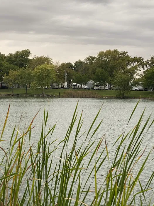 D & W Lake Camping & RV Park Picture 8