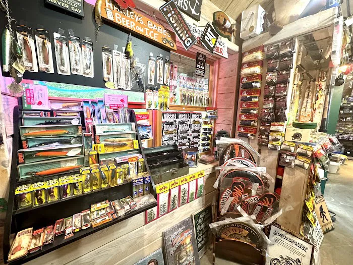 Legends on Wolf River RV Park/ Bait & Tackle store Picture 9