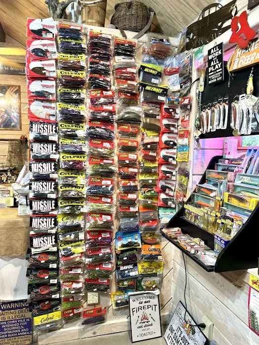 Legends on Wolf River RV Park/ Bait & Tackle store Picture 10