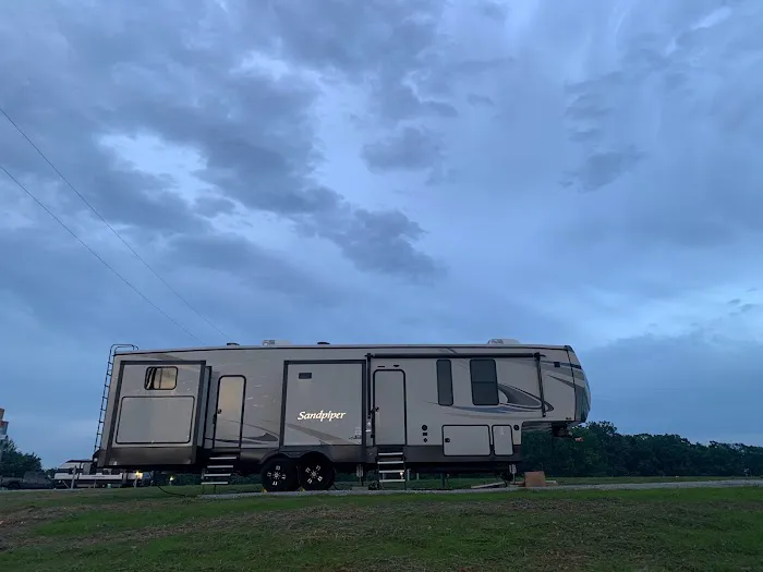 Escape With Us RV Resort Picture 5